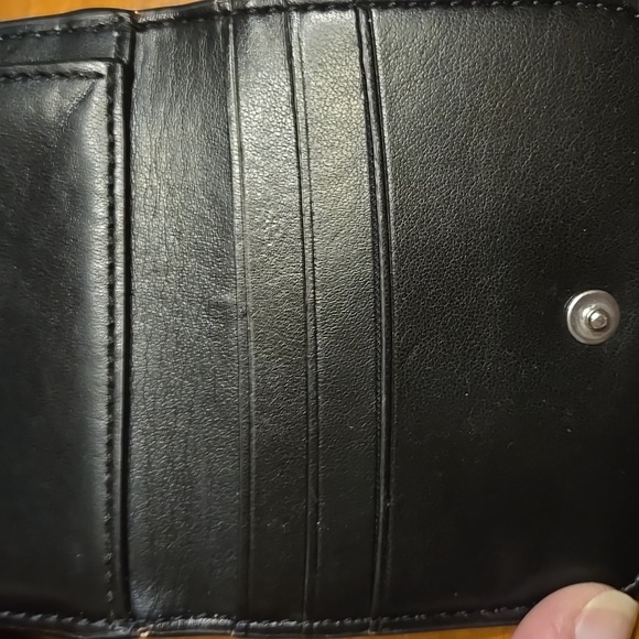 Coach Trifold Wallet. - Picture 7 of 8